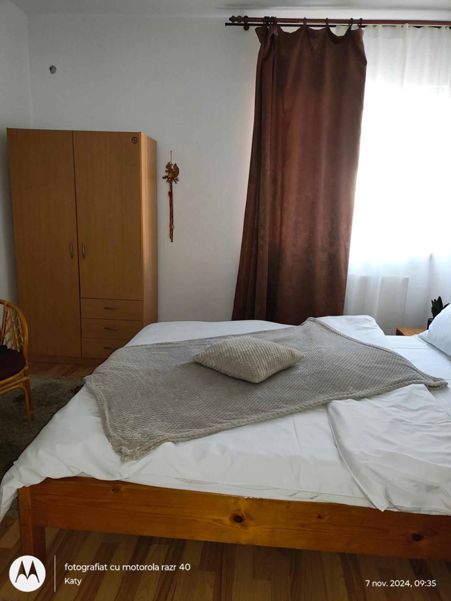 Casa Zura Hotell Buşteni Exteriör bild